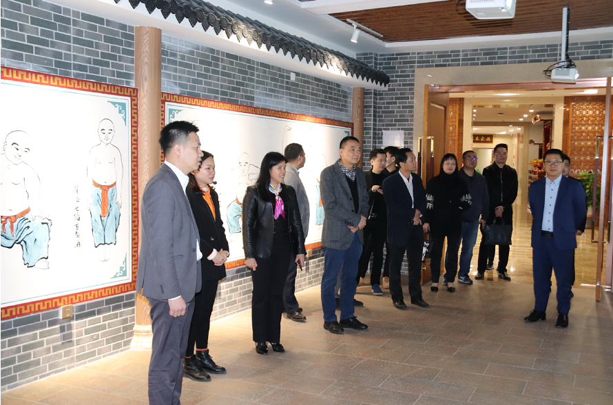 #園區(qū)動態(tài)#云浮市委統(tǒng)戰(zhàn)部常務副部長韓新鋒一行蒞臨衍生健康醫(yī)藥產業(yè)園參觀